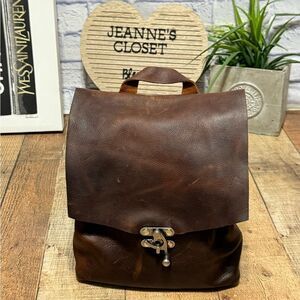 Gina deWolfe Wolfpack leather backpack